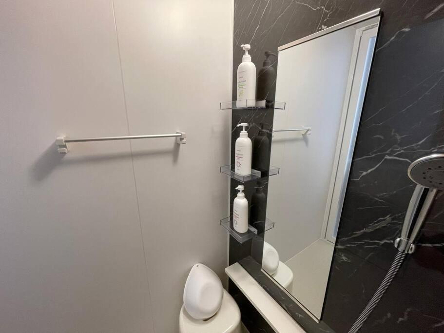 Wolf Pack Apartment 33 أوساكا المظهر الخارجي الصورة